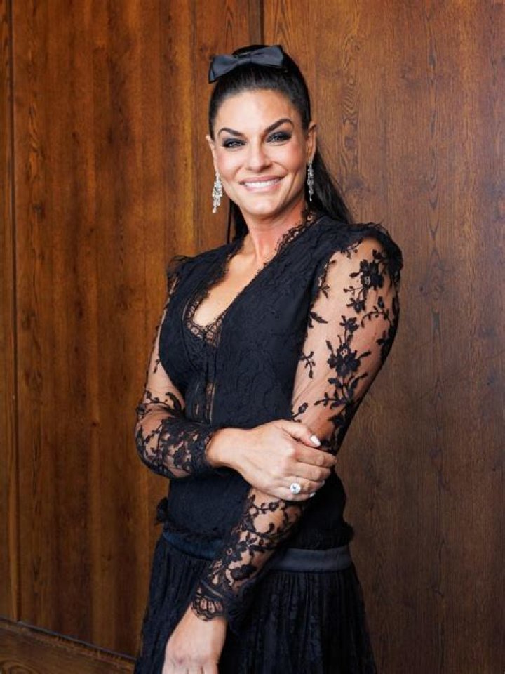 Nicole O'Neil - Age, Family, Bio