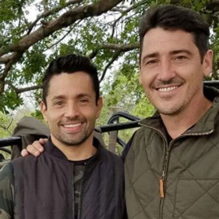 NKOTB’s Jonathan Knight quietly married his longtime love during the pandemic