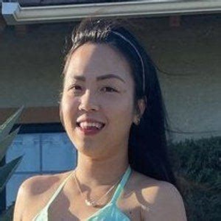 oanh - Age, Family, Bio