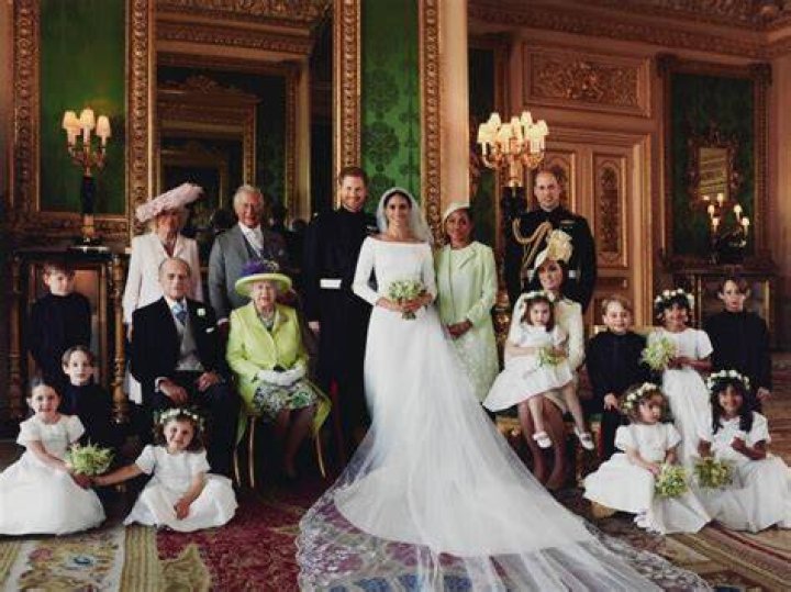 Official Wedding Photograph of Princess Beatrice and Edoardo Mapelli Mozzi