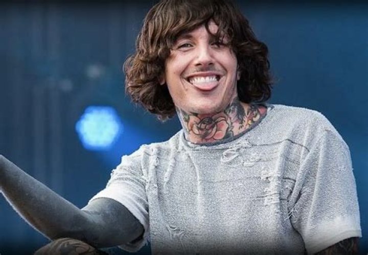 Oli Sykes Height, Weight, Net Worth, Age, Birthday, Wikipedia, Who, Nationality, Biography