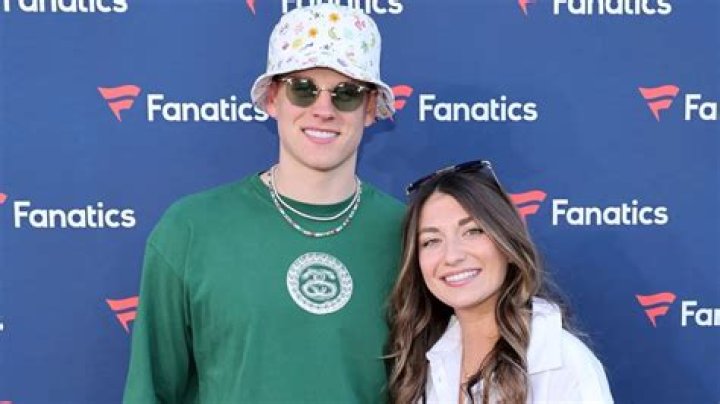 
Olivia Holzmacher, Joe Burrow Girlfriend- 5 Quick Facts To Know 