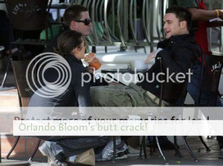 Orlando Bloom’s butt crack