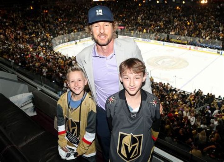 	Owen Wilson is probably dating Karina Smirnoff: cute couple?	