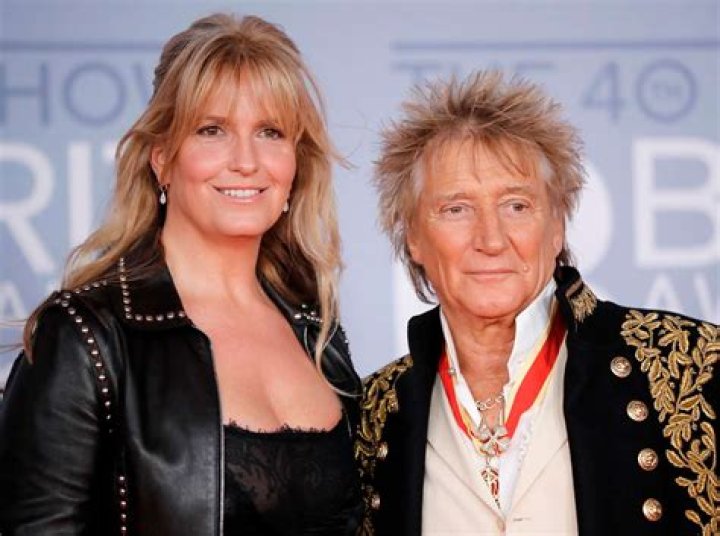 Penny Lancaster Height, Weight, Net Worth, Age, Birthday, Wikipedia, Who, Instagram, Biography