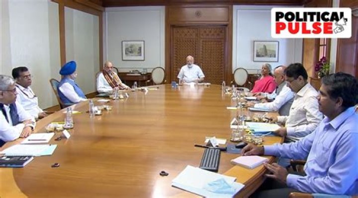 
PFI ban: Vijayan holds high-level meeting with police officials 