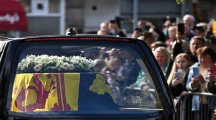 
Politicians Slammed For Skipping The Queue To View Queen Elizabeth II Lying-in-state 
