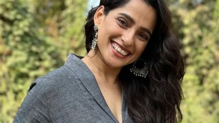 Priya Bapat Height, Weight, Net Worth, Age, Birthday, Wikipedia, Who, Instagram, Biography