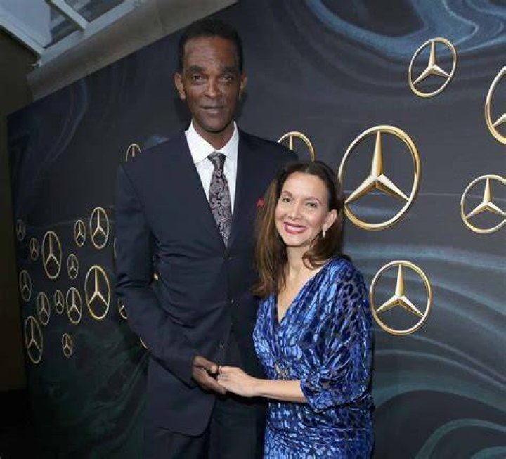 
Ralph Sampson was married to ex-wife Aleize Dial from 1986 to 2003 
