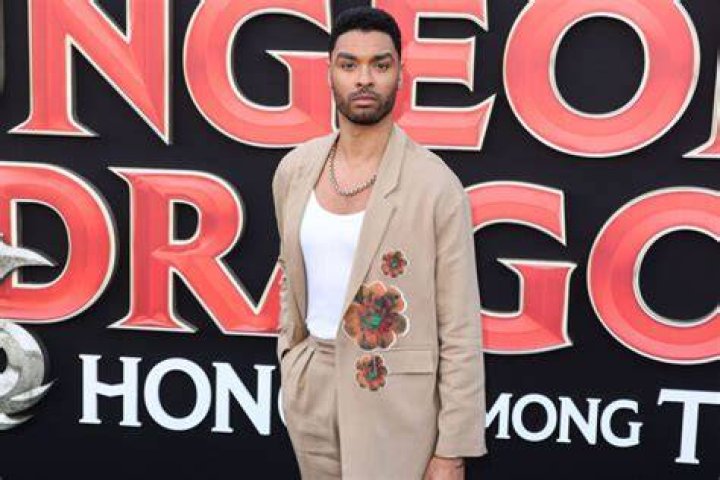 Rege-Jean Page hated wearing armor for D&D: ‘You’re hot all day. You can’t sit down’