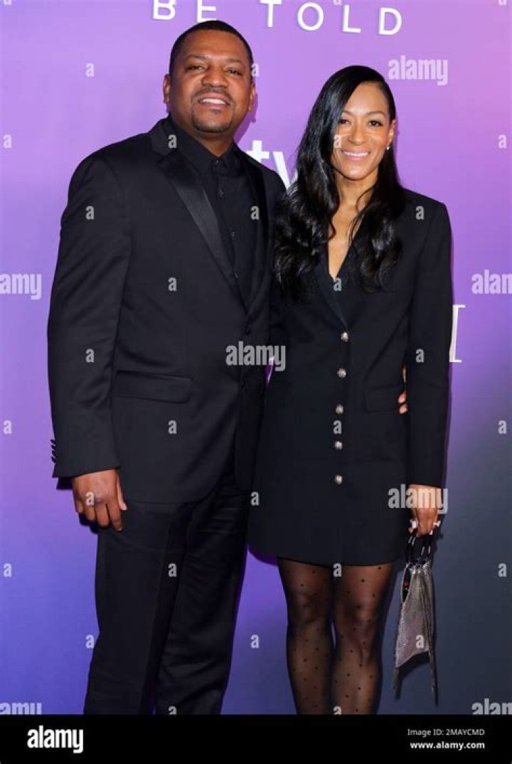 Are Reshelet Barnes and Mekhi Phifer still married? Reshelet Barnes and girlfriend Mekhi Phifer