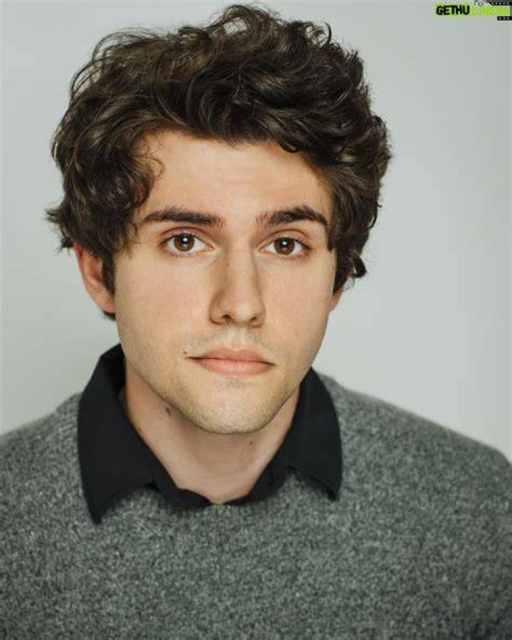 Rhys Matthew Bond Height, Weight, Net Worth, Age, Birthday, Wikipedia, Who, Nationality, Biography