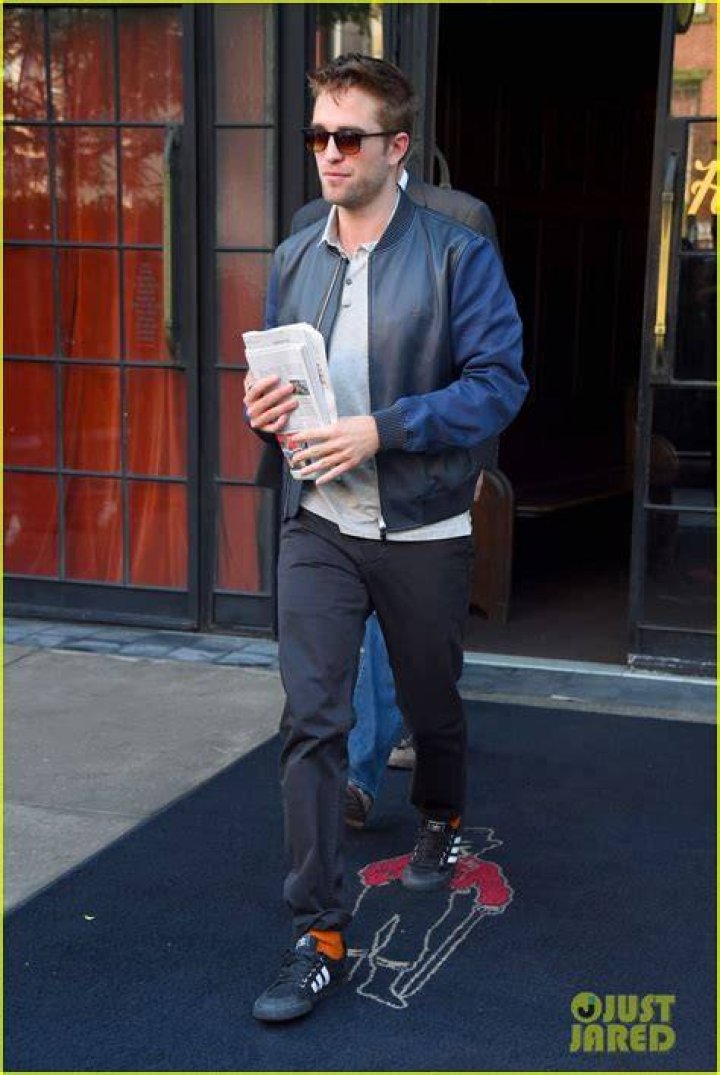 Robert Pattinson jokes about getting genetalia implant for nude scenes