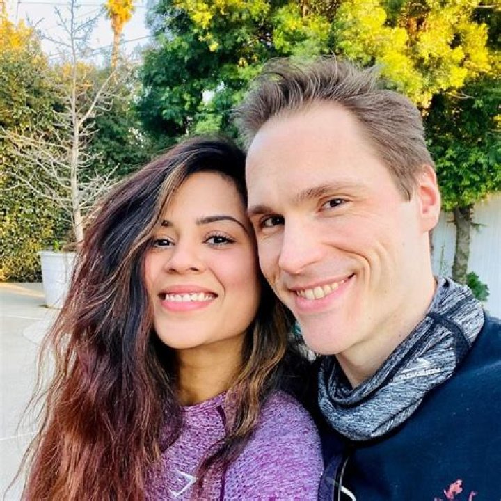 Sana Saeed - Age, Family, Bio