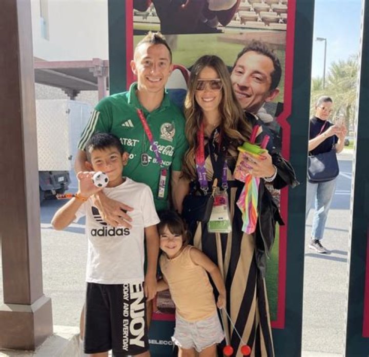 Sandra De La Vega - Age, Family, Bio