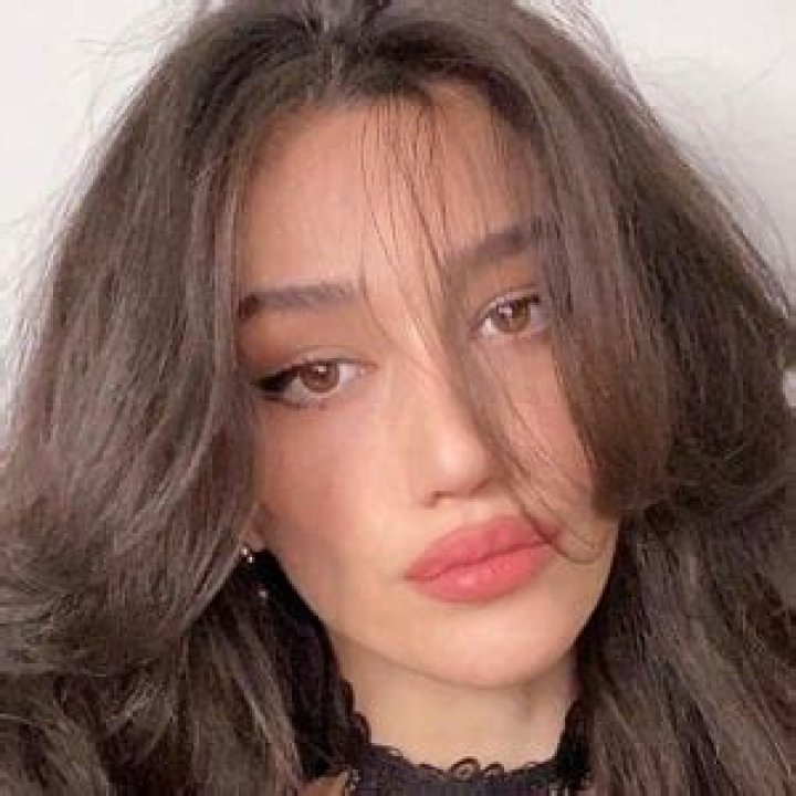 Sara Fivessi - Age, Family, Bio