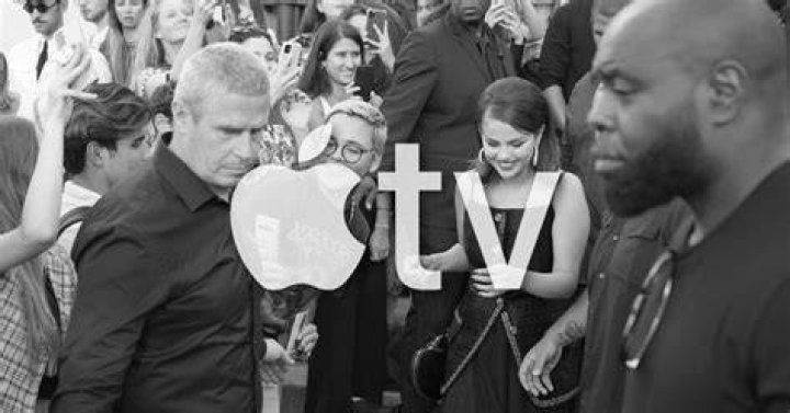Selena Gomez lands ten million contract designing for Coach: worthy?