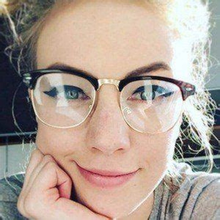 Signe Hansen - Age, Family, Bio