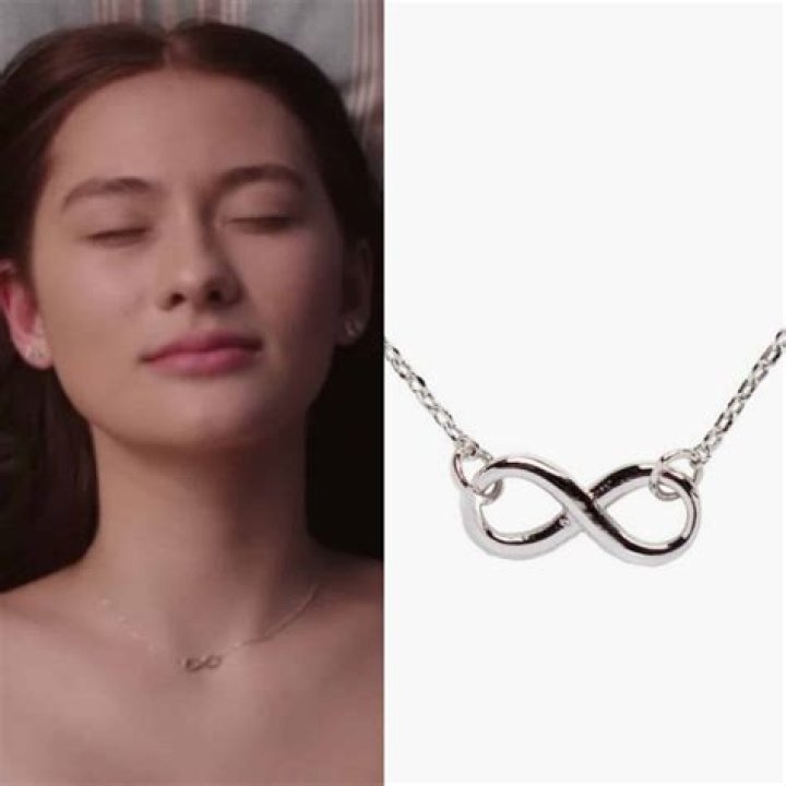 
Sister Wives: Why Robyn’s Infinity Necklace Is Being Trolled By Fans 