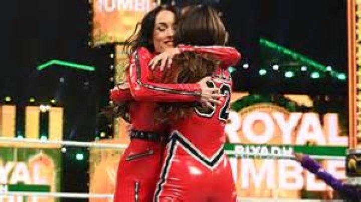 #sistergoals Nikki and Brie Bella losing baby weight together! What are their exercise and diet routine? #sistergoals Nikki and Brie Bella losing baby weight together! What are their exercise and diet routine?