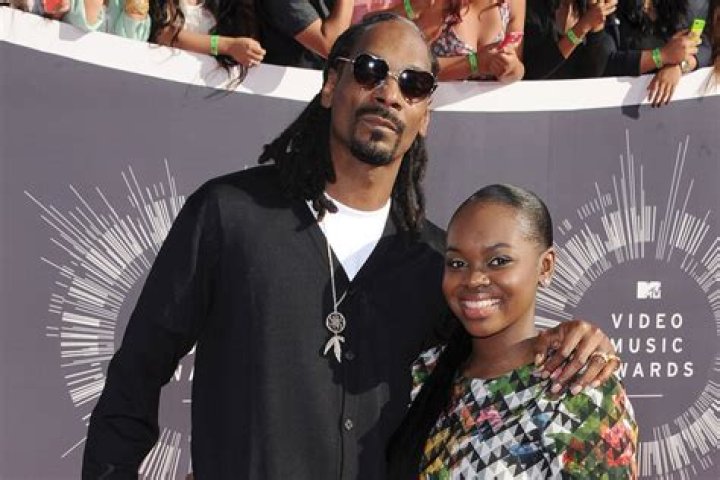
Snoop Dogg’s Daughter Is Being Criticized Due To Her Relationship 