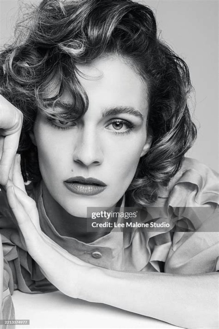 Sophie Skelton photo 3