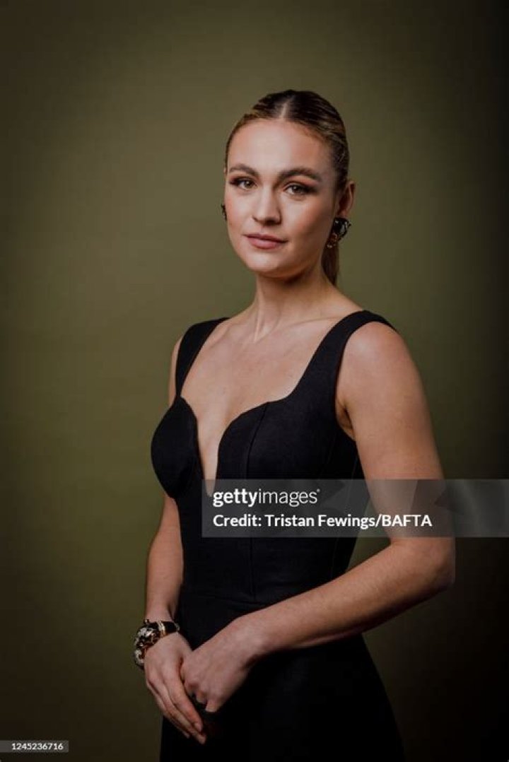 Sophie Skelton photo