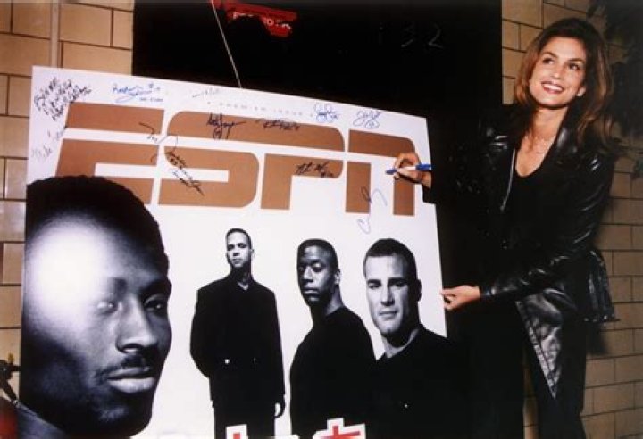 Reporter Lisa Salters Is She Lesbian? As she has no husband and has never married But has a child, how? Source: ESPN Front Row (Lisa Salters )