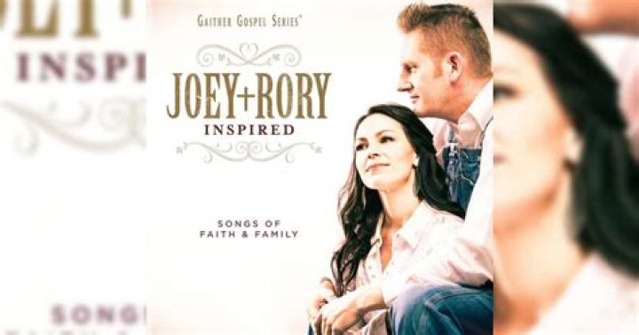 Know about Rory Lee Feek’s wife’s Joey Feek’s sad death after her fight with cancer in 2016 at just the age of 40. Now their daughter Indiana accompanies Rory. Source: (Joey+Rory)