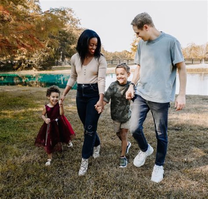 Stephen Davis - Age, Family, Bio