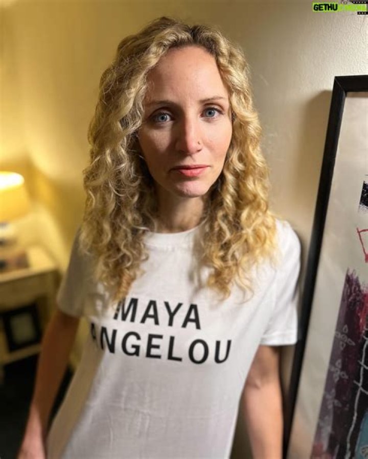 Suzannah Lipscomb Height, Weight, Net Worth, Age, Birthday, Wikipedia, Who, Instagram, Biography