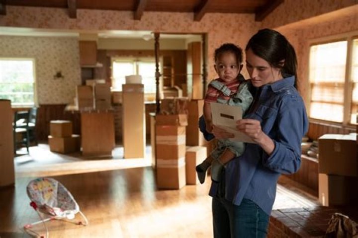 Tiny Beautiful Things Cast Sarah Pidgeon Parents and Family Life
