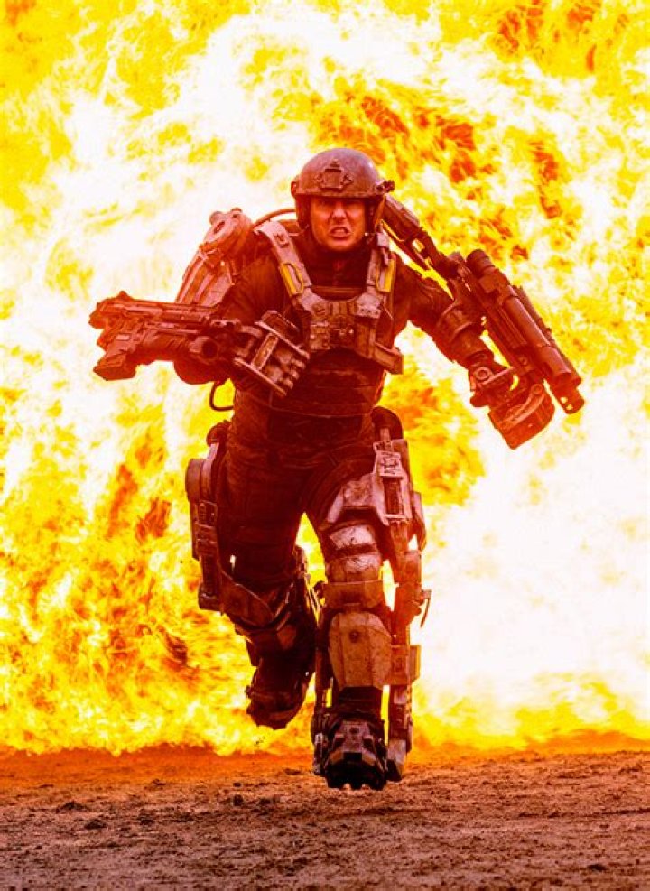 Tom Cruise hasn’t seen Suri in 16 wks, tries to look like a badass in new film still