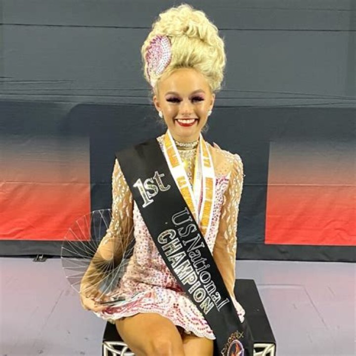 Vega Sills Height, Weight, Net Worth, Age, Birthday, Wikipedia, Who, Instagram, Biography