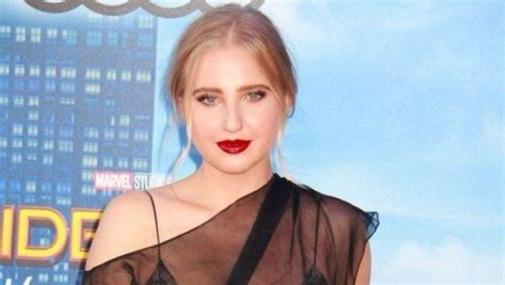 Veronica Dunne - Age, Family, Bio