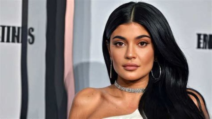 Victoria Vanna calls out Kylie Jenner of bullying her! What is Victoria’s age?