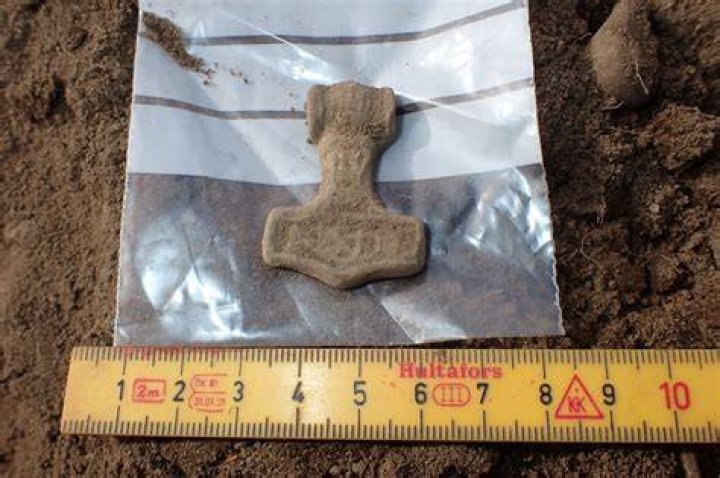
Viking Jewelry Discovered in Sweden Looks ‘Almost Completely New’ at 1,000 Years Old — See the Photos! 