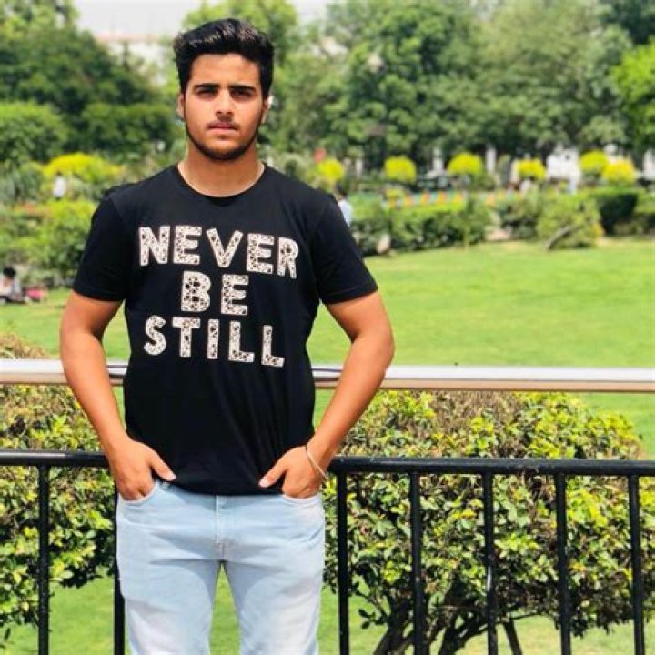 
Vivrant Sharma Height, Weight, Net Worth, Age, Birthday, Wikipedia, Who, Instagram, Biography 