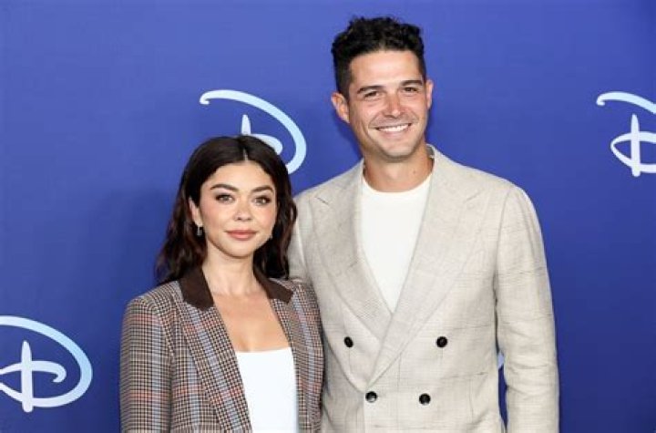 Wells Adams and Sarah Hyland are dating!! The Bachelorette contestant and and star from Modern Family are now officially in a relationship!! Know what they have to say about it!! Wells Adams