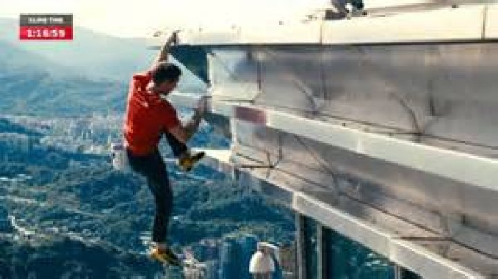 
What Happened To Alex Honnold – Is He Still Alive After Rock Climbing Accident? 