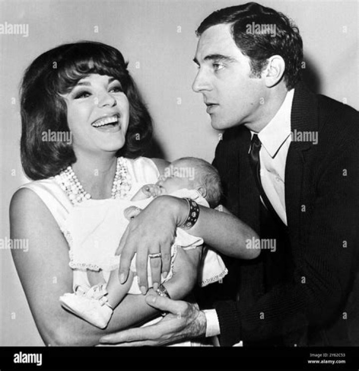 
What happened to Joan Collins daughter Tara Newley? 