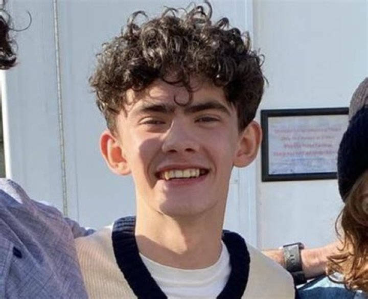 What Happened To Joe Locke Teeth? Details On Age Hairstyle And Wiki