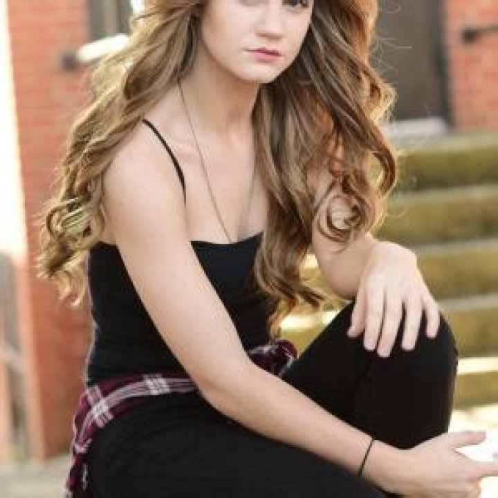 What happened to Mackenzie Lintz? Wiki Bio, Husband, Wealth