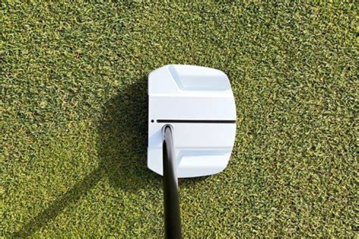 What putter does Wyndham Clark use?