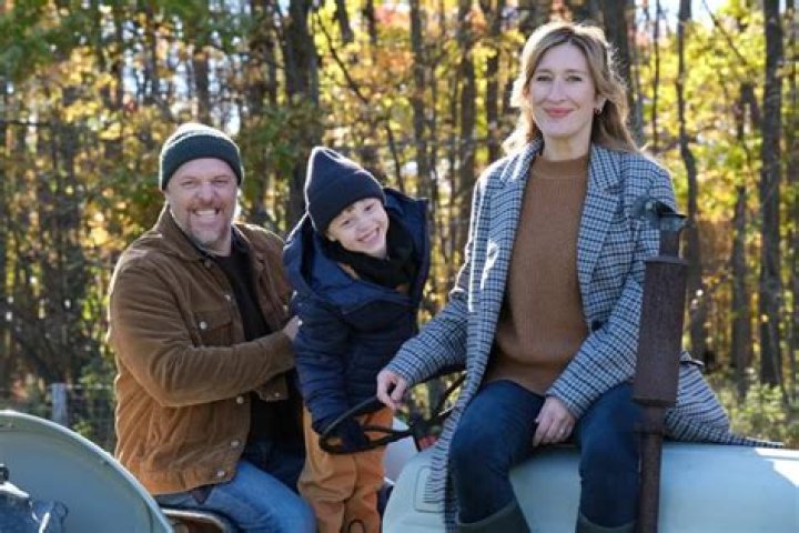 
Who Are Alexi Robidoux Parents? Age And Family 