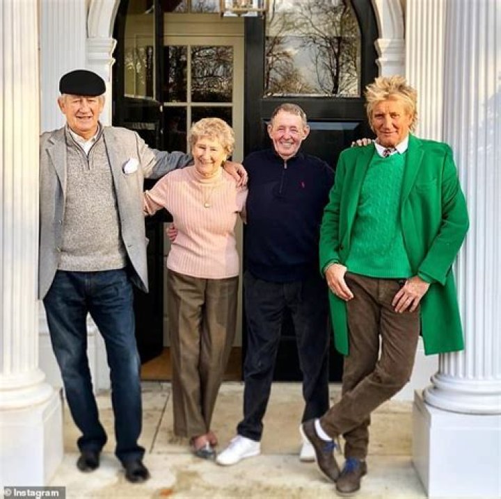 Who are Rod Stewarts Parents? Rod Stewart Biography, Parents Name, Nationality and More
