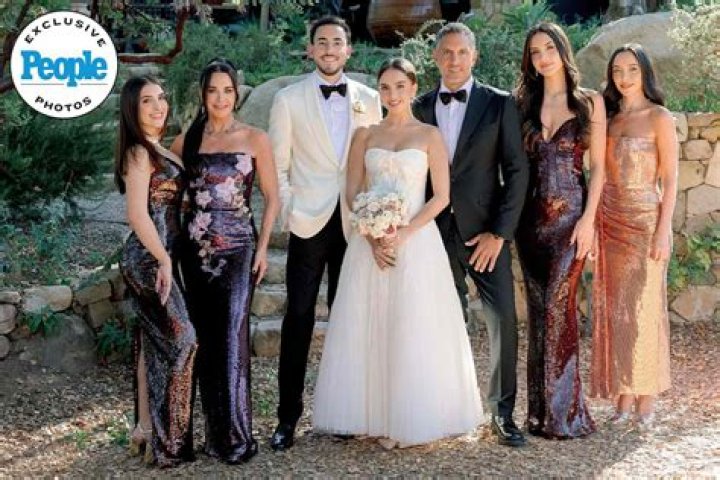 
Who is Allison DuBois, psychic medium who predicted Kyle Richards and Mauricio Umansky’s divorce? 