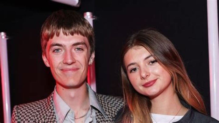 
Who Is Amy Linkin? Francis Bourgeois Girlfriend Age And Instagram Photos 