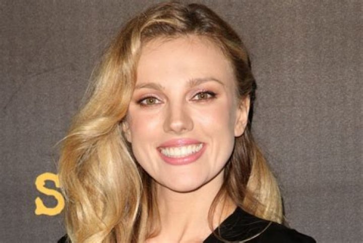 Who is Bar Paly from “How I Met Your Mother”? Her Wiki: Husband Ian Kessner, Net Worth, Bio, Married, Ethnicity, Affair, Family, Nationality