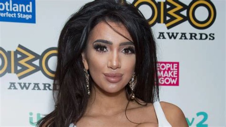 Who Is Chloe Khan? Her Journey From X-Factor Rejection To Being PlayBoy Model And Millionaire! Who Is Chloe Khan? Her Journey From X-Factor Rejection To Being PlayBoy Model And Millionaire!
